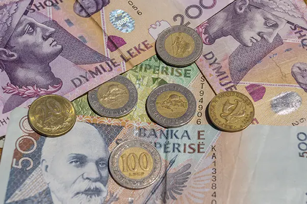 Albanska leken sedlar och mynt, valuta från Albanien.